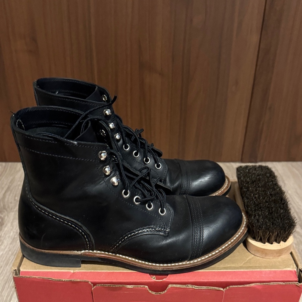 Red Wing Iron Rangers - Black - Size 8 - Picture 3 of 3